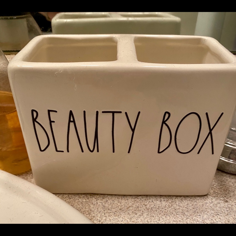 Rae Dunn beauty makeup box